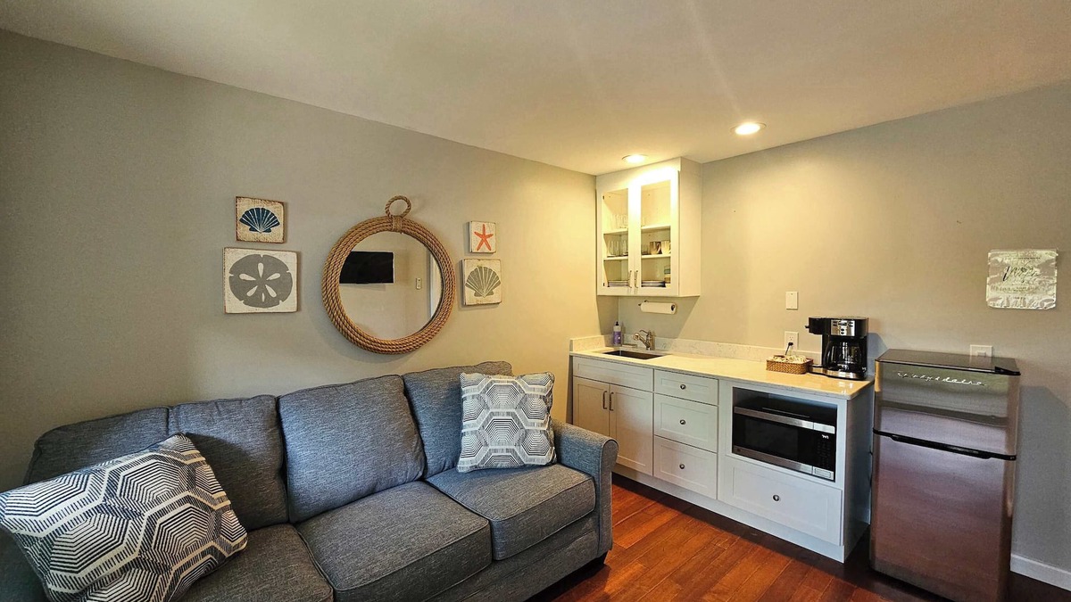 Block Island Apartment | Waverly Suite 1 on the Beach