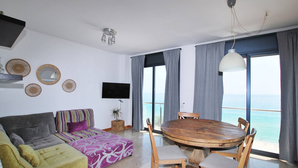Montgat Apartment | Waves and sky near Barcelona