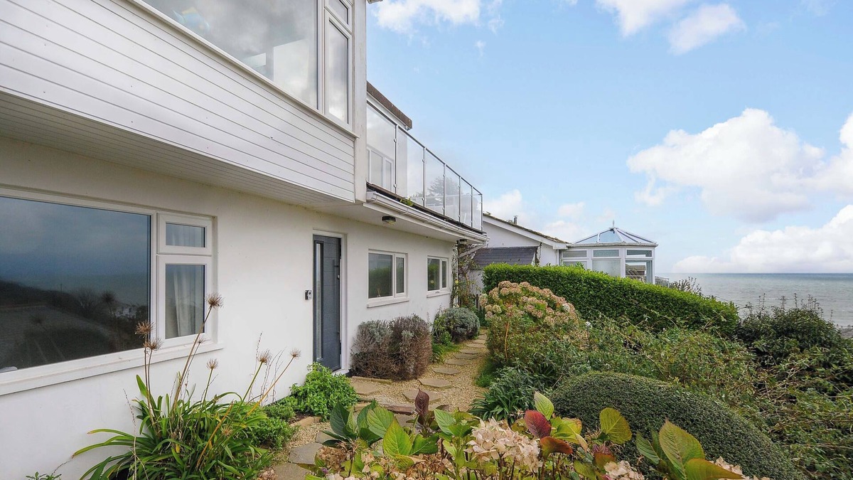 Downderry Cottage | WAVES EDGE, pet friendly, country holiday cottage in Looe