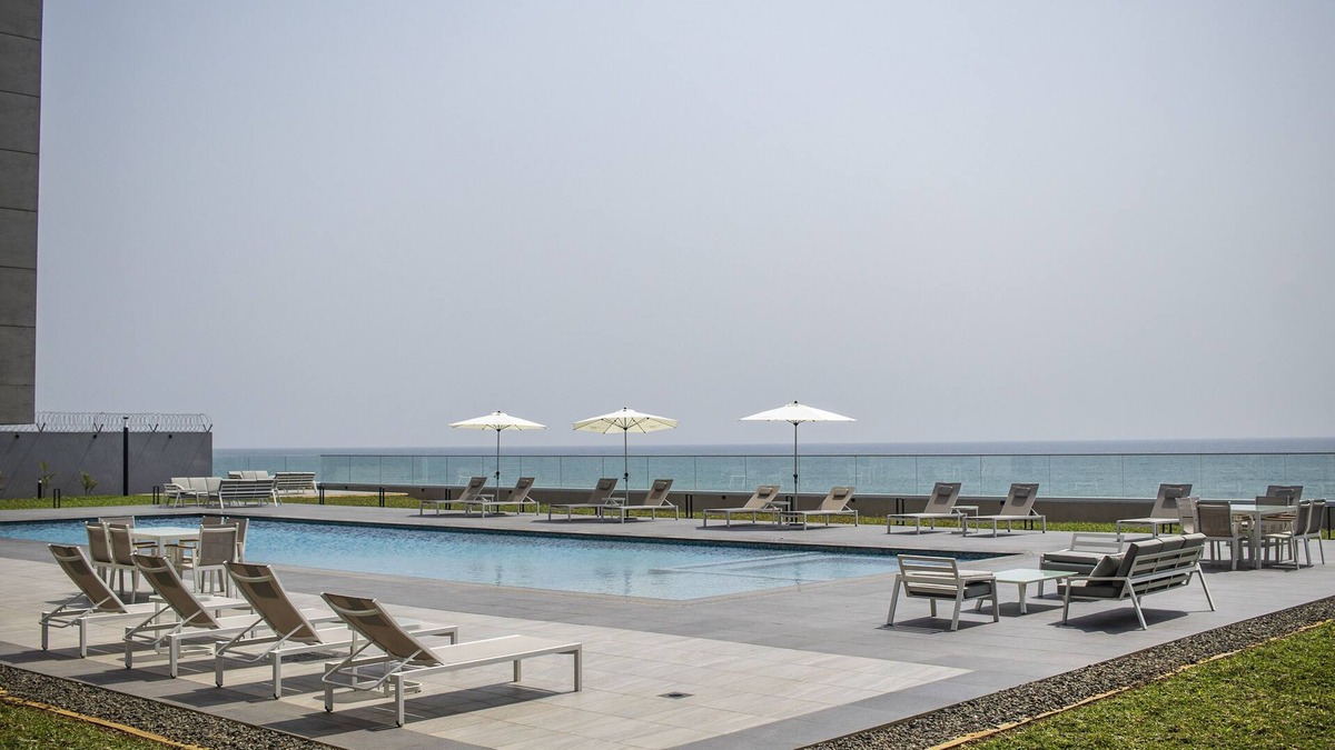 Monrovia Apartment | Waves Luxury Apartments