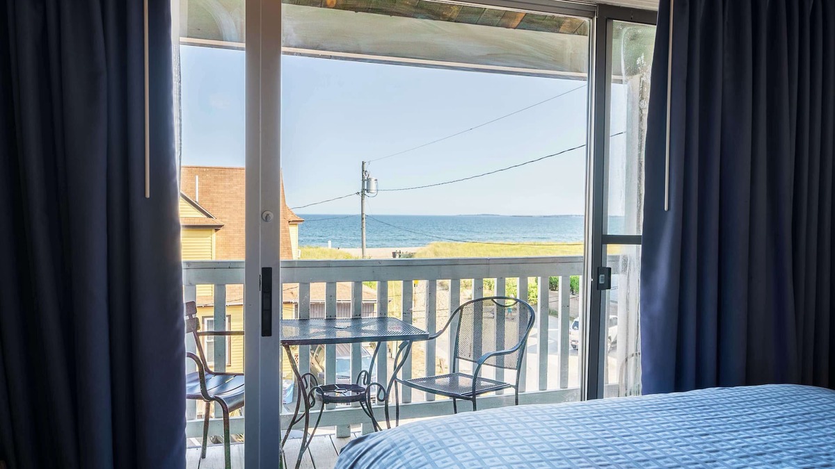 Old Orchard Beach Hotel | Waves Oceanfront Resort