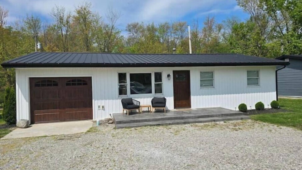 Enchanted Hills House | Wawasee - Minutes from Sandbar! Swim, Fish, Relax!