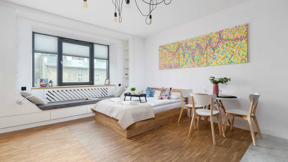 Kazimierz Apartment | Wawrzyńca 19 | Bright Studio Kraków | Remote Work