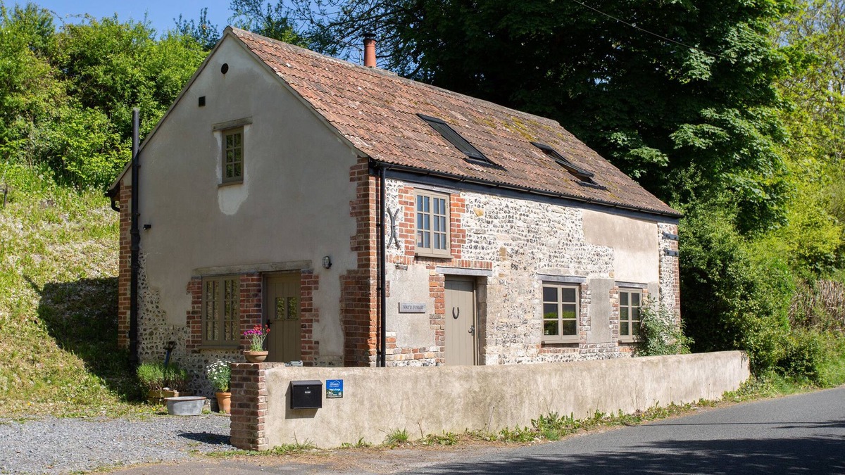 Piddlehinton Cottage | WAY'S FORGE, pet friendly, with a garden in Piddlehinton