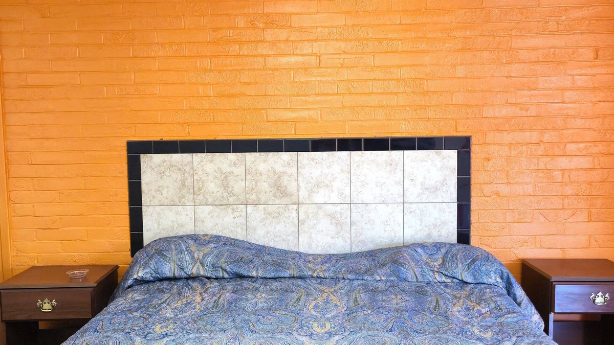 Cedar Crest Hotel | Way Side Inn by Hotel O Dallas near Fair Park Downtown