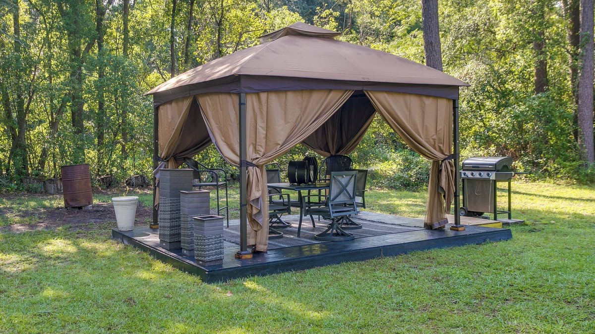 Waycross House | Waycross Vacation Rental w/Private Backyard!