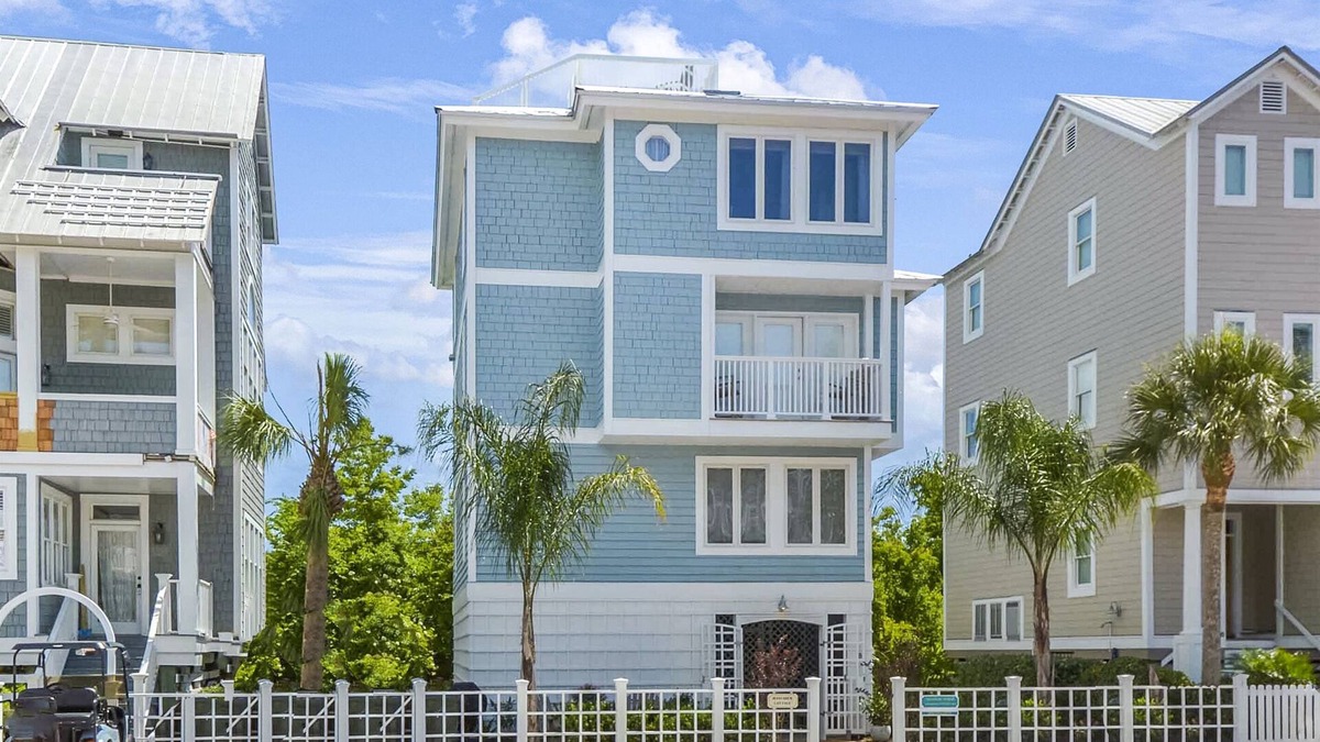 Saint Simons Island Cottage | Wayfarer cottage with elevator and Heated pool!
