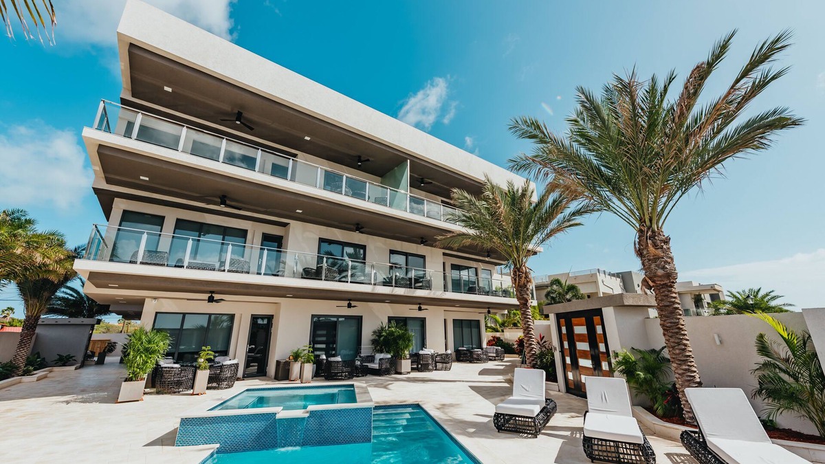 Boroncana Apartment | Waykiri Unit C-02 Luxurious New Apartment, Noord