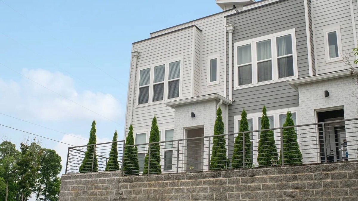 Madison House | "Waylon's Whisky Hideaway" 26 - sleeps 6