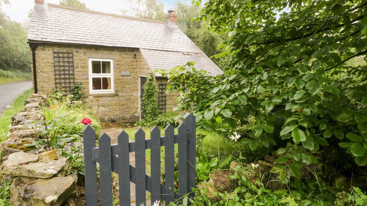 North York Moors National Park Cottage | WAYSIDE COTTAGE, pet friendly, character holiday cottage in Pickering