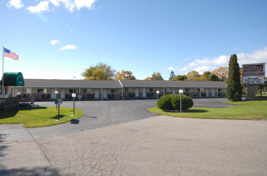 St Ignace Hotel | Wayside Motel