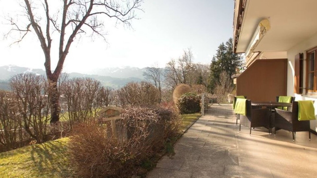 Staig Apartment | Wayside shrine