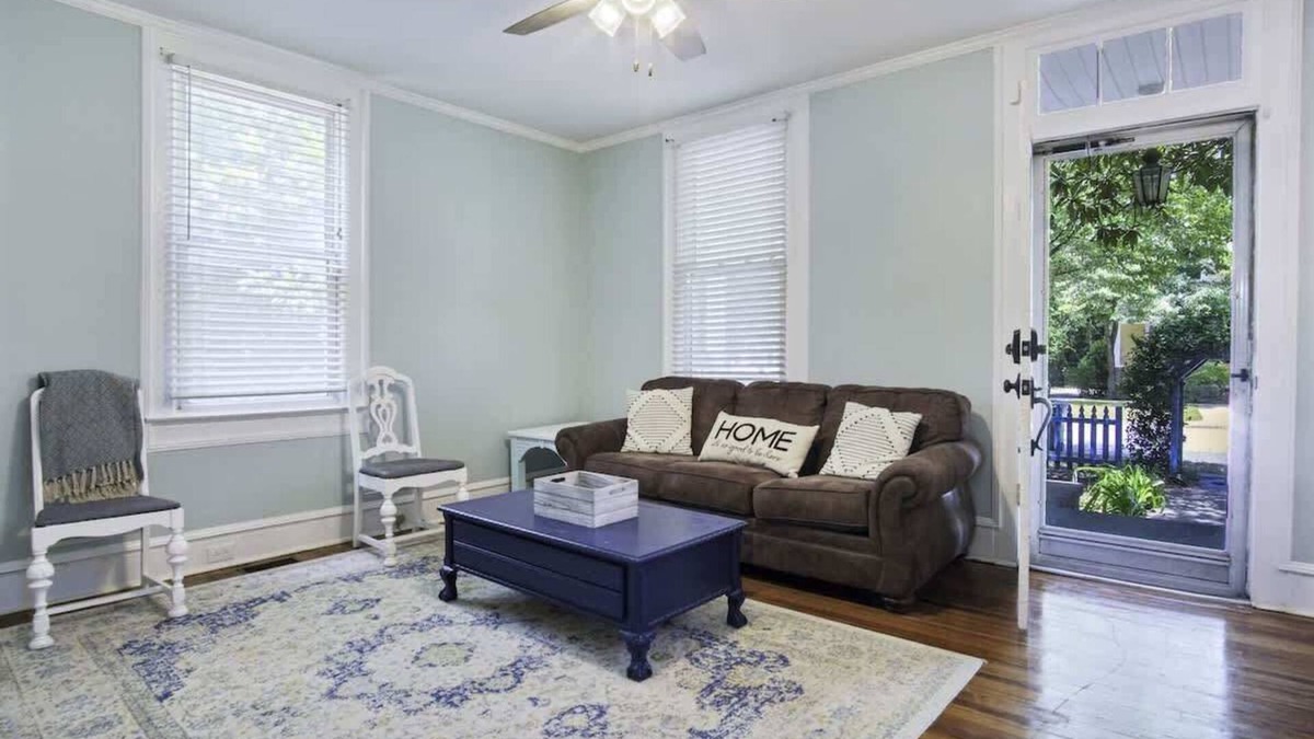 Columbia House | WB Stadium, Downtown, Smart TV, Wi-Fi