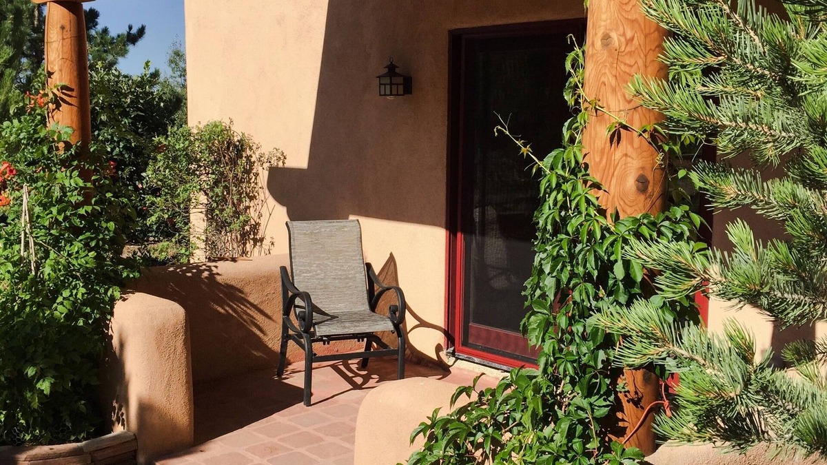 Taos House | We Are 20 Miles From The Taos Ski Valley And 1.25 Miles From The Center Of Town.
