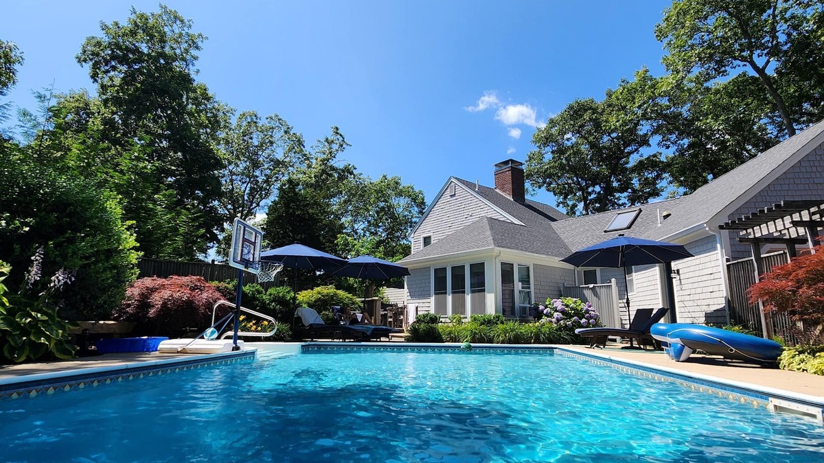 North Falmouth House | We are back! Exceptional home 3min to bike path,beach,restaurants. Private pool