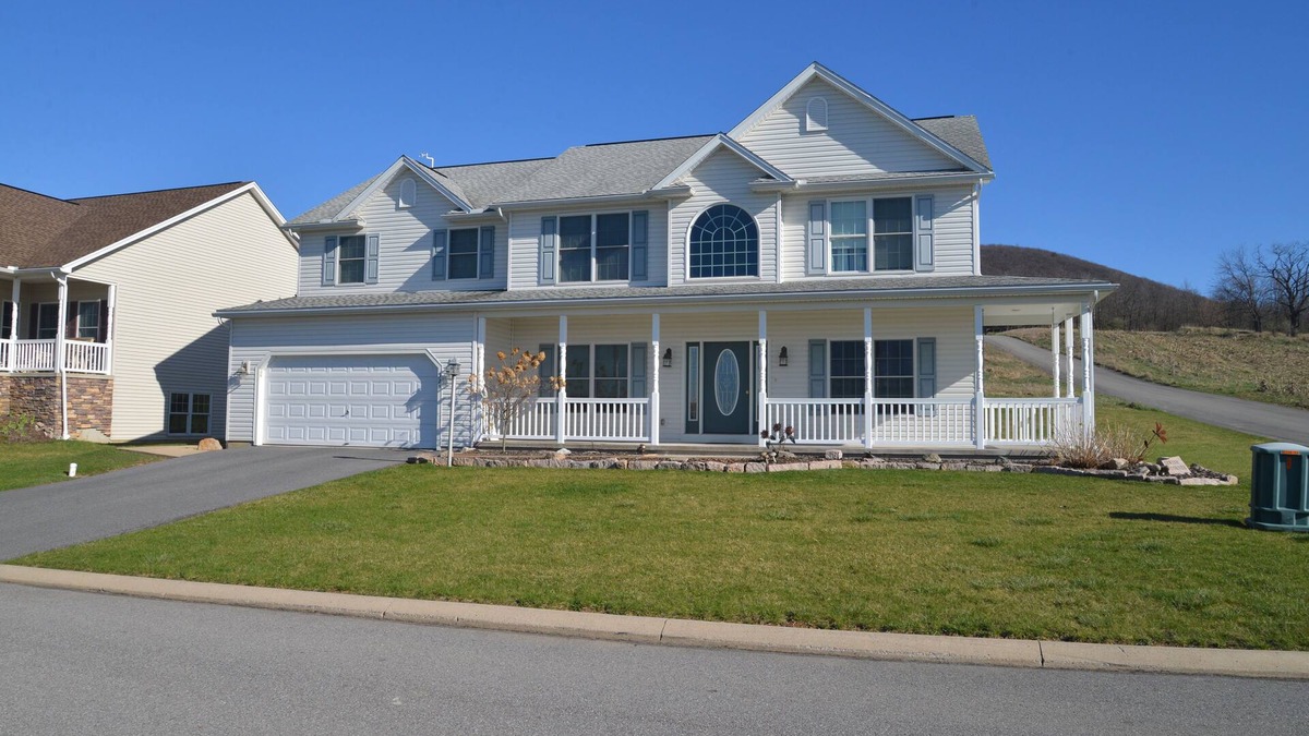 Lemont House | We Are.Really Close To Everything In State College!