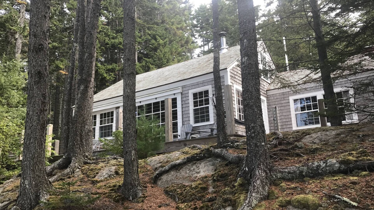 Seal Cove Cottage | WE DO NOT ACCEPT 2026 RESERVATIONS UNTIL JANUARY