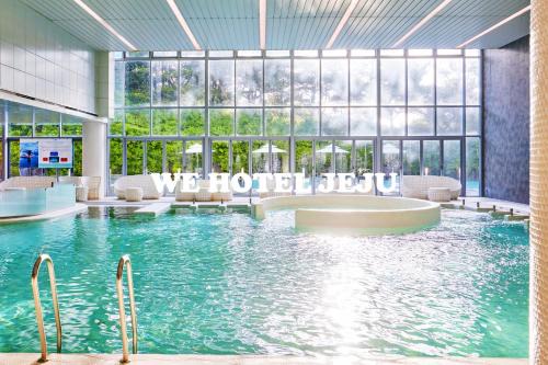 Jungmun Hotel | WE Hotel Jeju