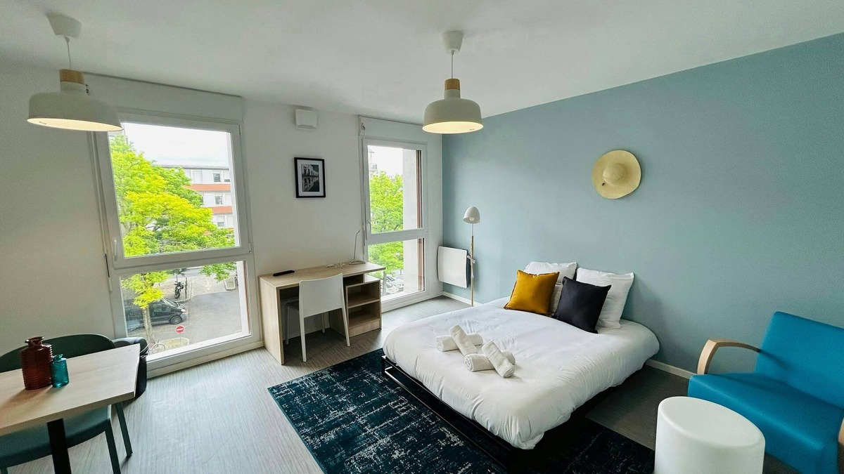 Barbatre Apartment | We Live In R - Suite 301