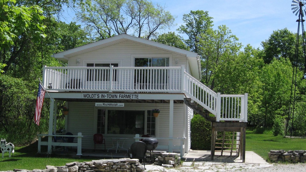 Egg Harbor Cottage | We offer "country-quiet" a short walk from the village center and town dock.