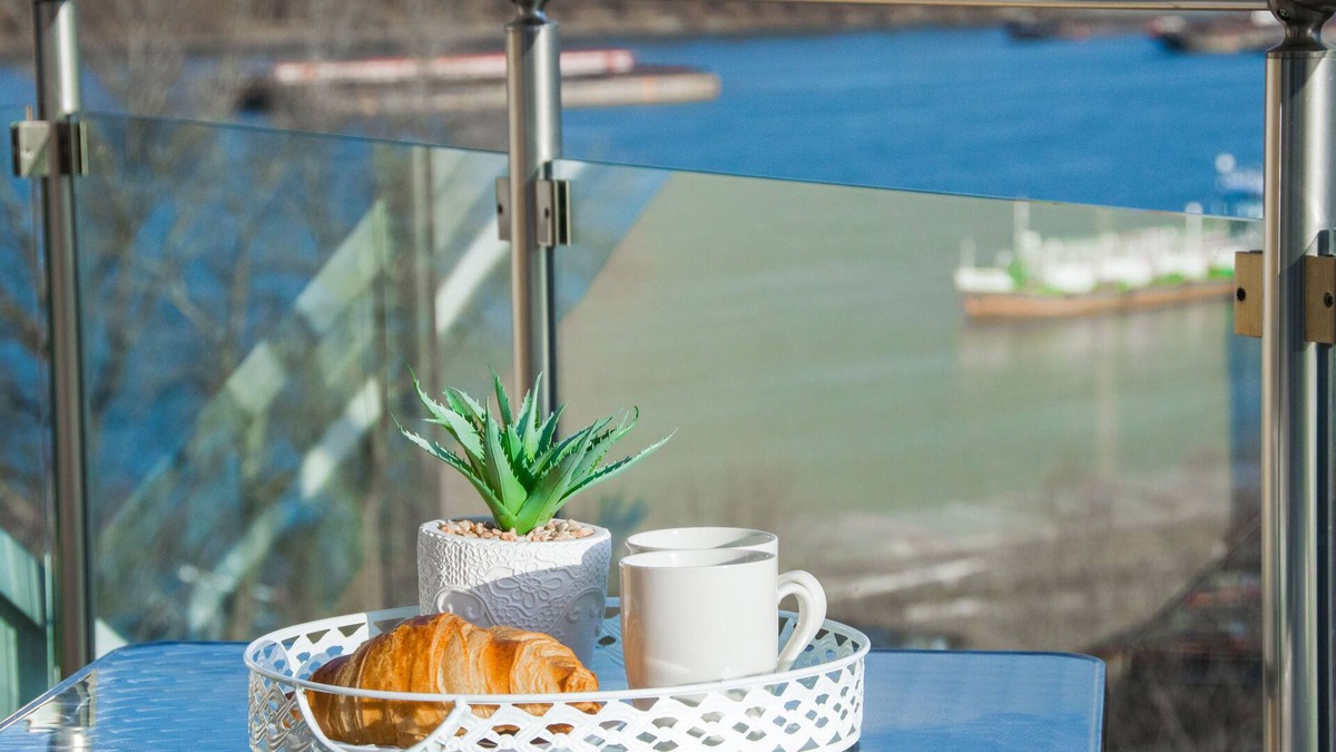 Ruse Center Apartment | We offer you our apartment located on the promenade of Danube River.