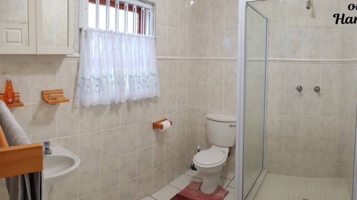 Port Elizabeth Cottage | We provide safe and secure parking facilities