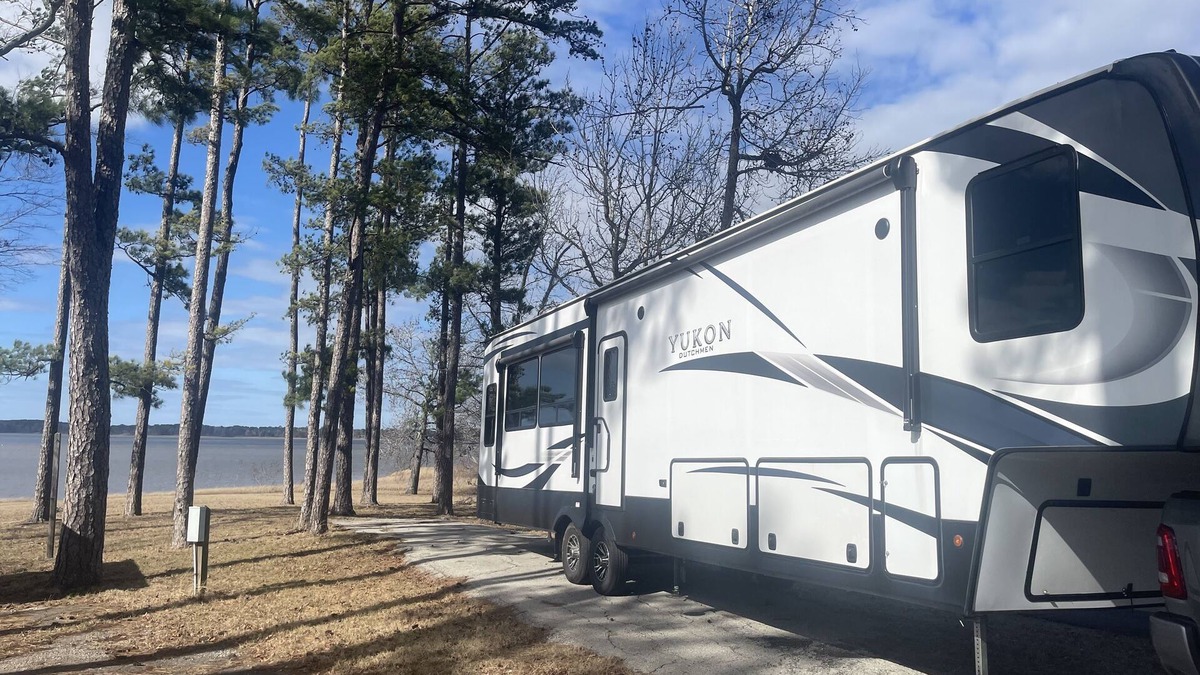 Buna RV Rental | We tow to your Destination within 75 Miles of Buna TX. 77612