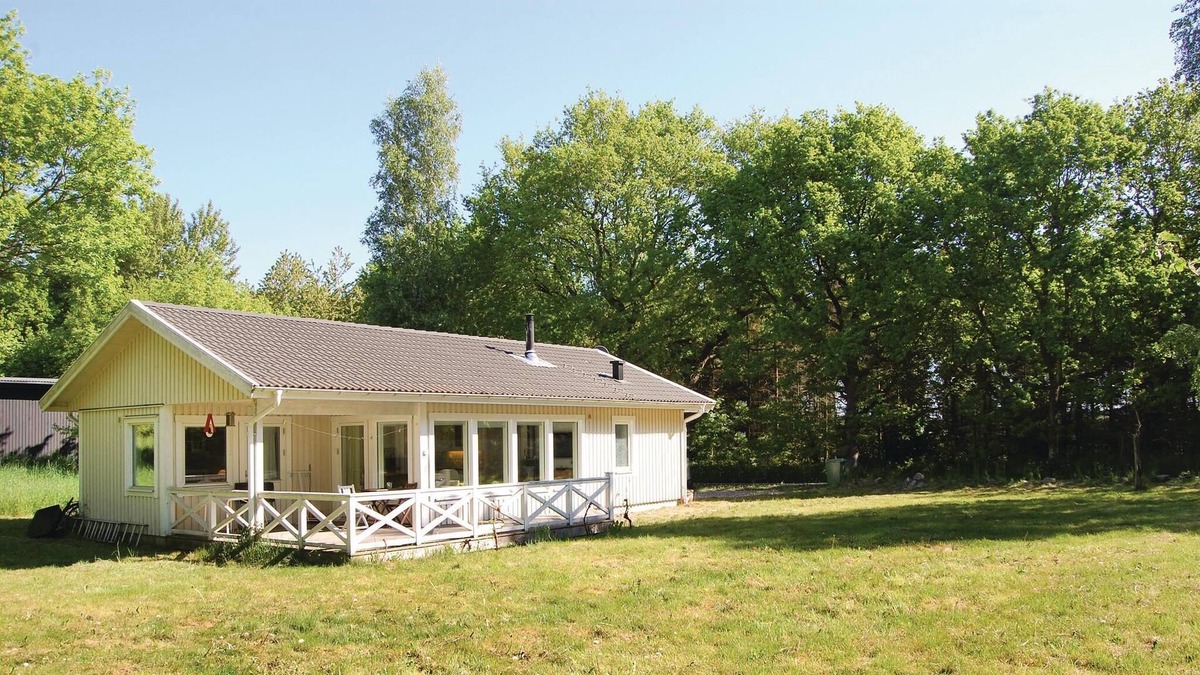 Listarum House | We wish you a happy holiday in the house at Gyllebo.