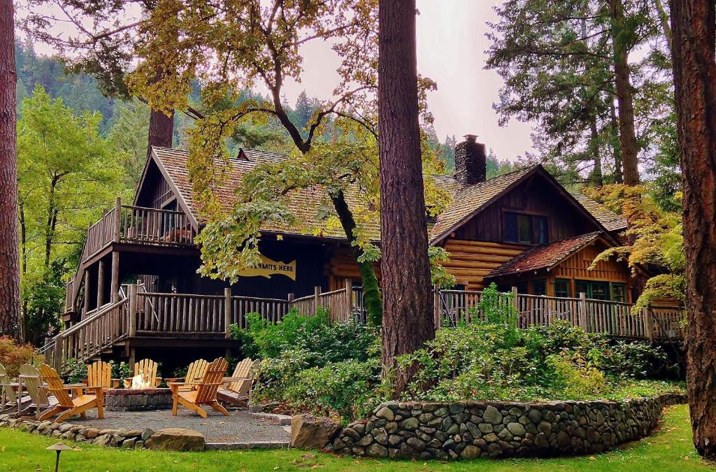 Grants Pass Hotel | Weasku Inn