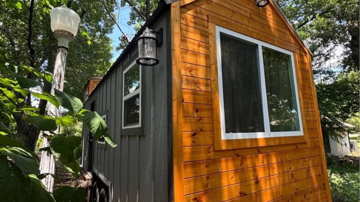 Azle House | Weatherford Tiny Home with AC and WiFi near Winery, Lake and antique shops!