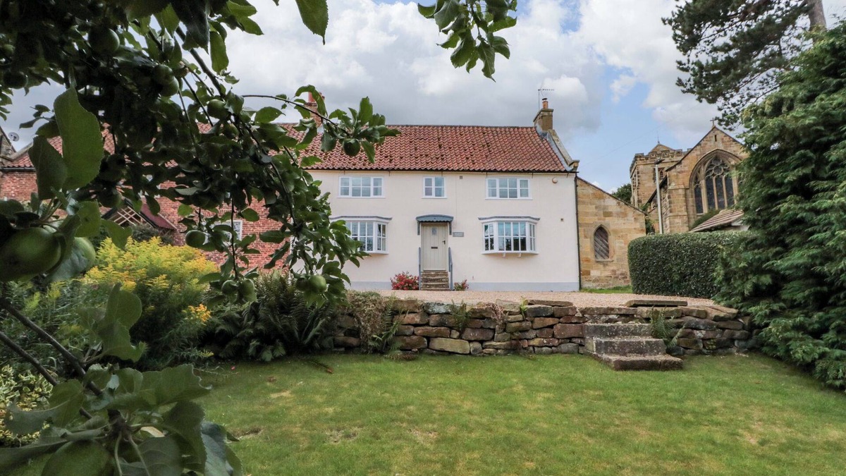 Carlton-in-Cleveland House | WEAVERS COTTAGE, pet friendly, character holiday cottage in Stokesley