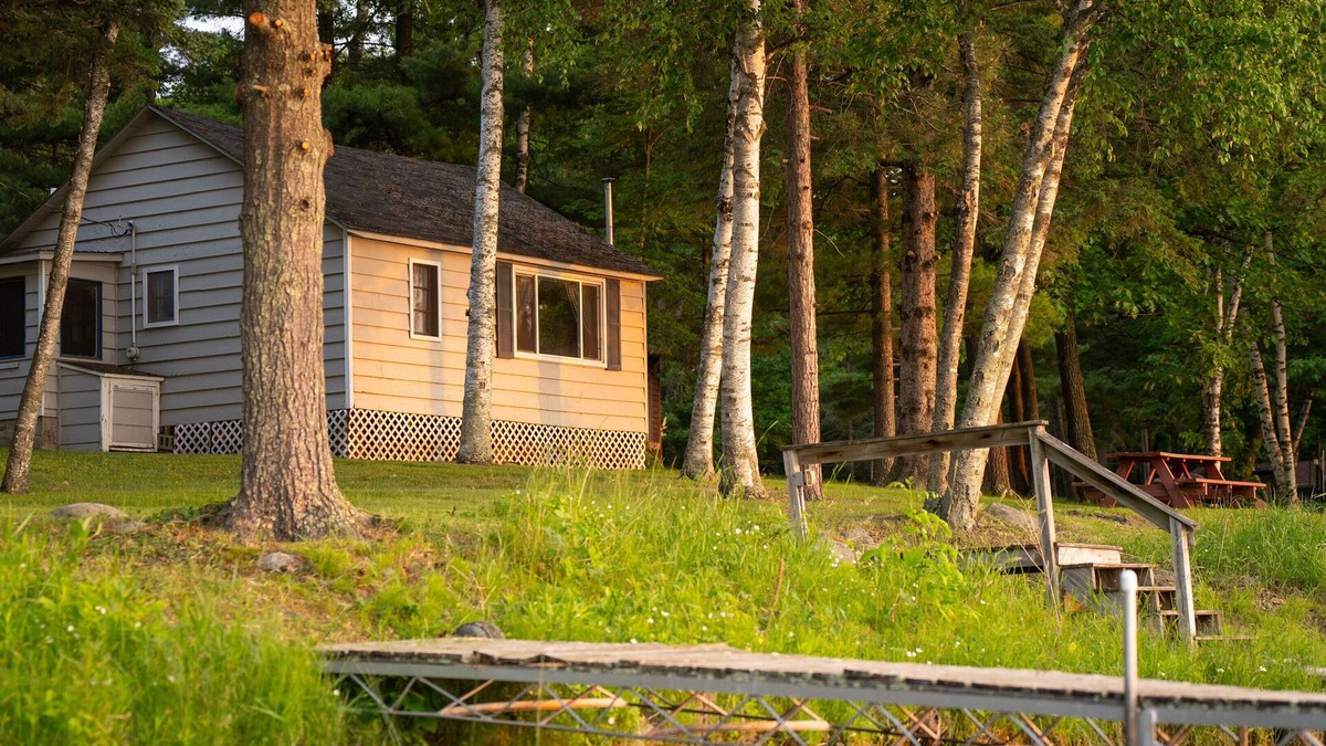 Hackensack Cabin | Webb Lake, Hackensack, Northern MN - 3 Bedroom, Sleeps 6 - Cabin #1 Blue Water