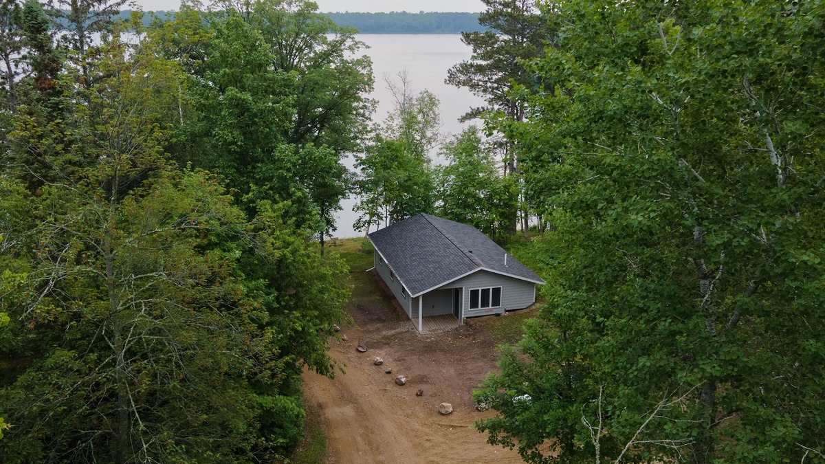 Hackensack Cabin | Webb Lake, Hackensack, Northern MN - 3 Bedroom, Sleeps 6 - Cabin #6 Blue Water
