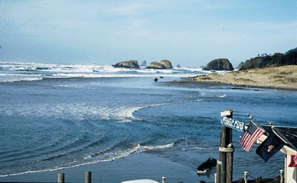 Cannon Beach Hotel | Webb's Scenic Surf