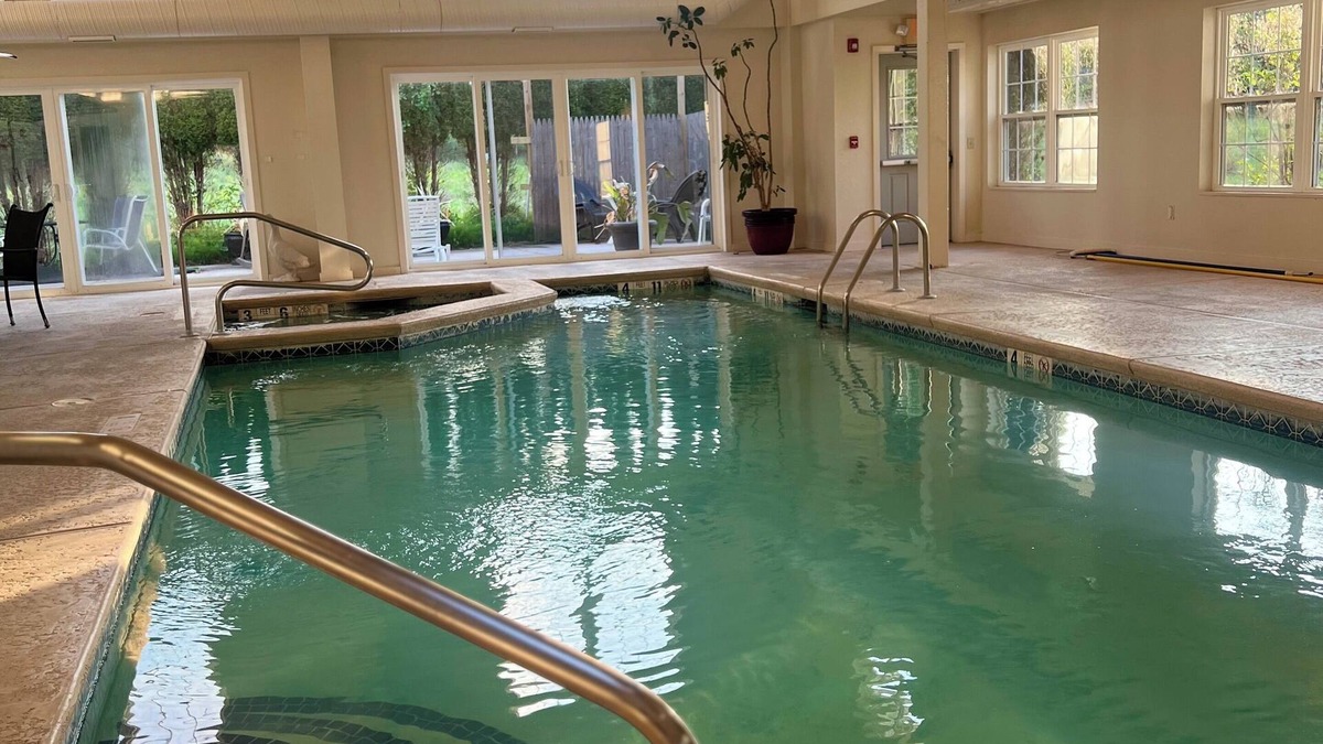 Mayville Hotel | Webb's Year Round Resort