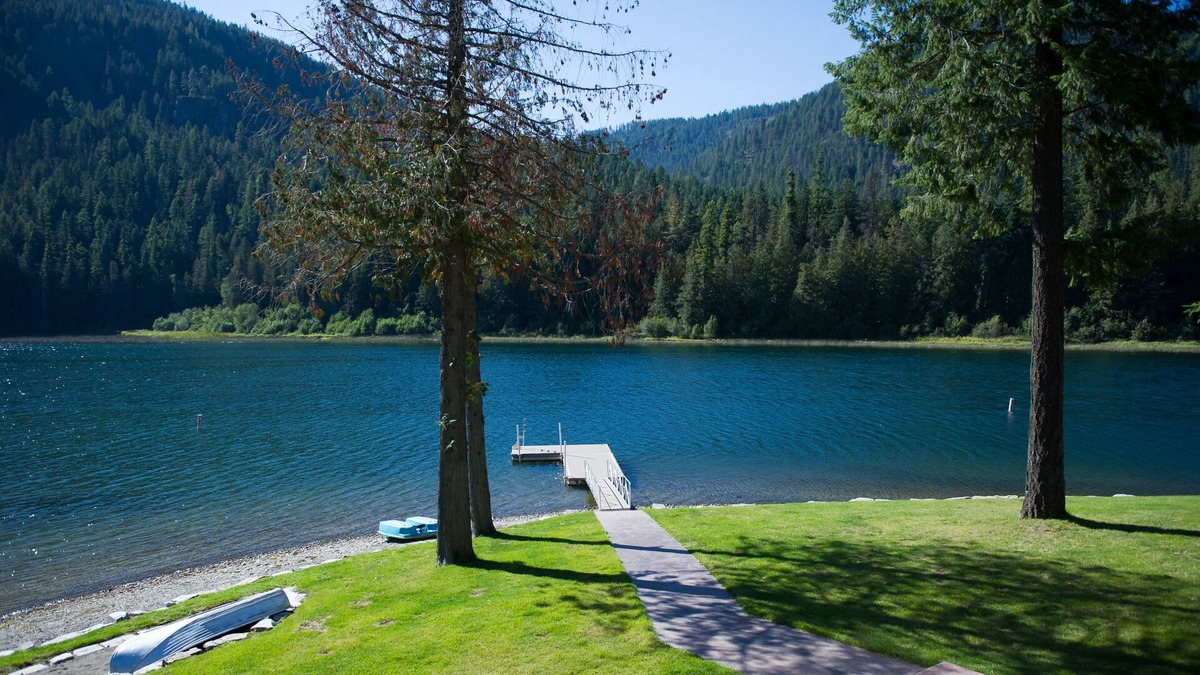 Troy House | Wedding and Event Venue on Bull Lake!