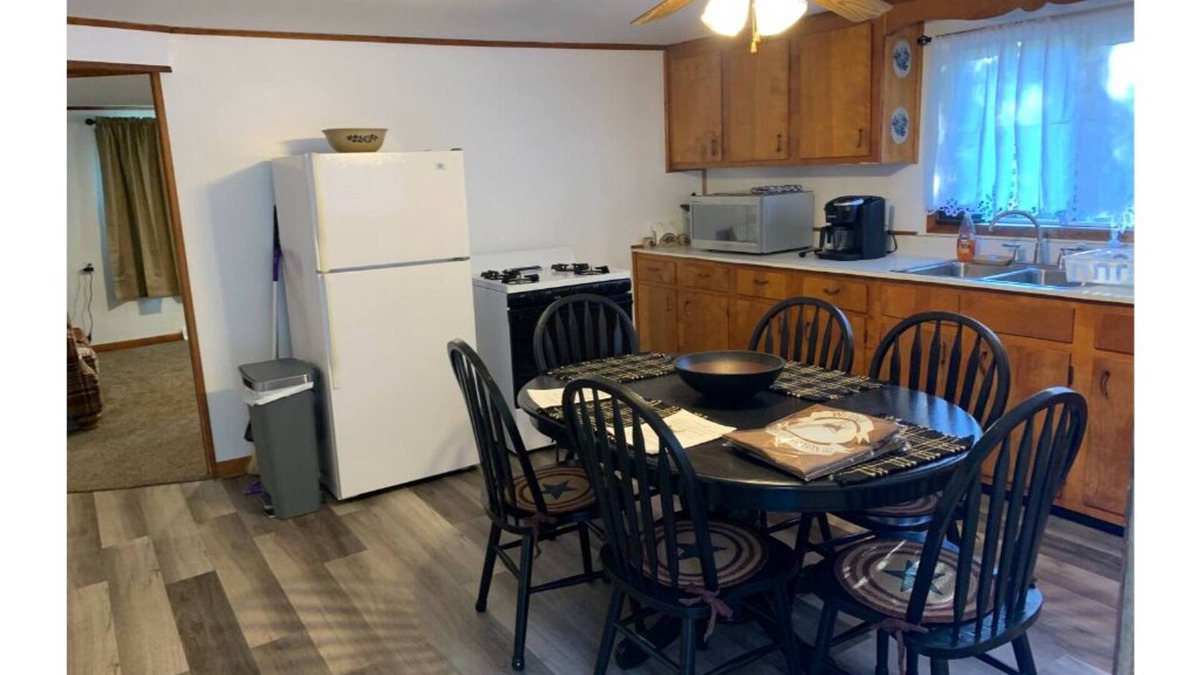 Portland House | Weddle Lodging & Outfitters White House.
