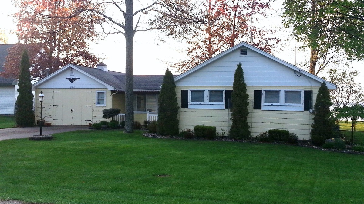 Prudenville Cottage | Week of Aug 9-16 is OPEN! Never too Early to Book a Fall Vacation.!
