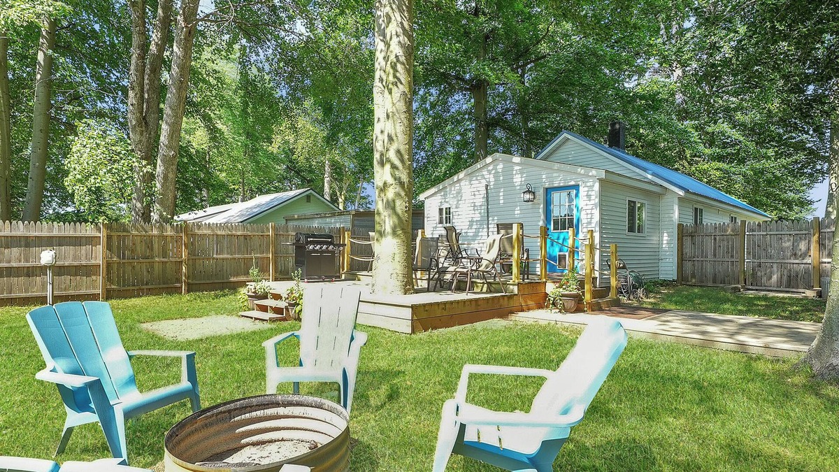 Palo Cottage | Weekday Specials! A Peaceful Getaway- Dog Friendly
