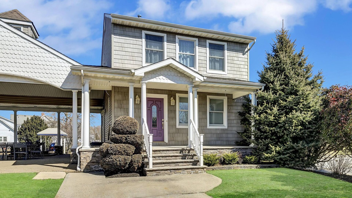 Long Branch House | Weekend and weekly rental across from Pier Village. This house has it all!