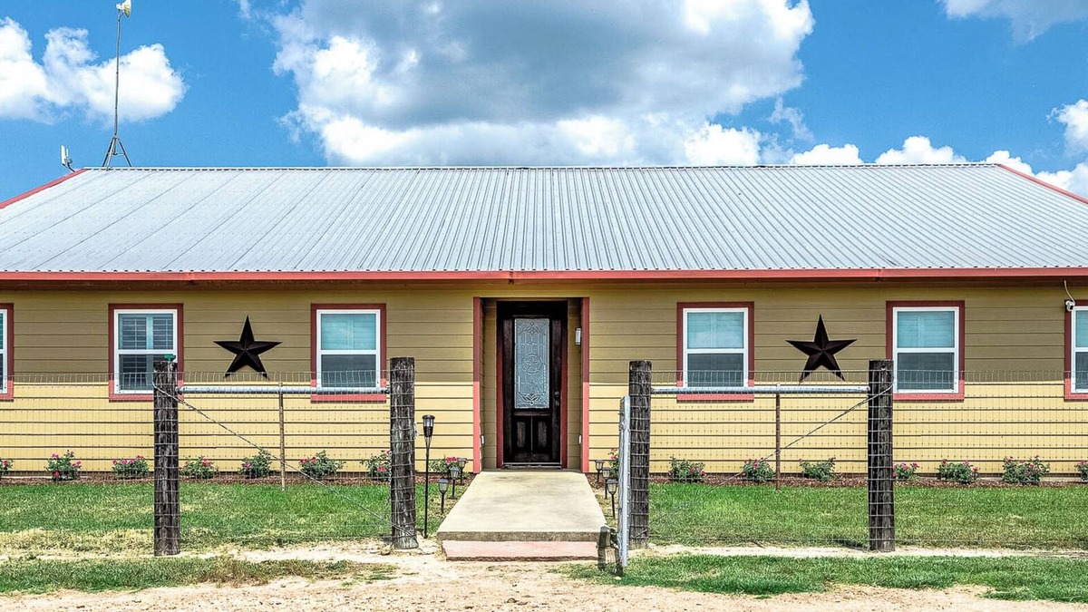 Brookshire Other | Weekend Getaway - Country Oasis Pool, Hot Tub, Texas Longhorns & Event Venue