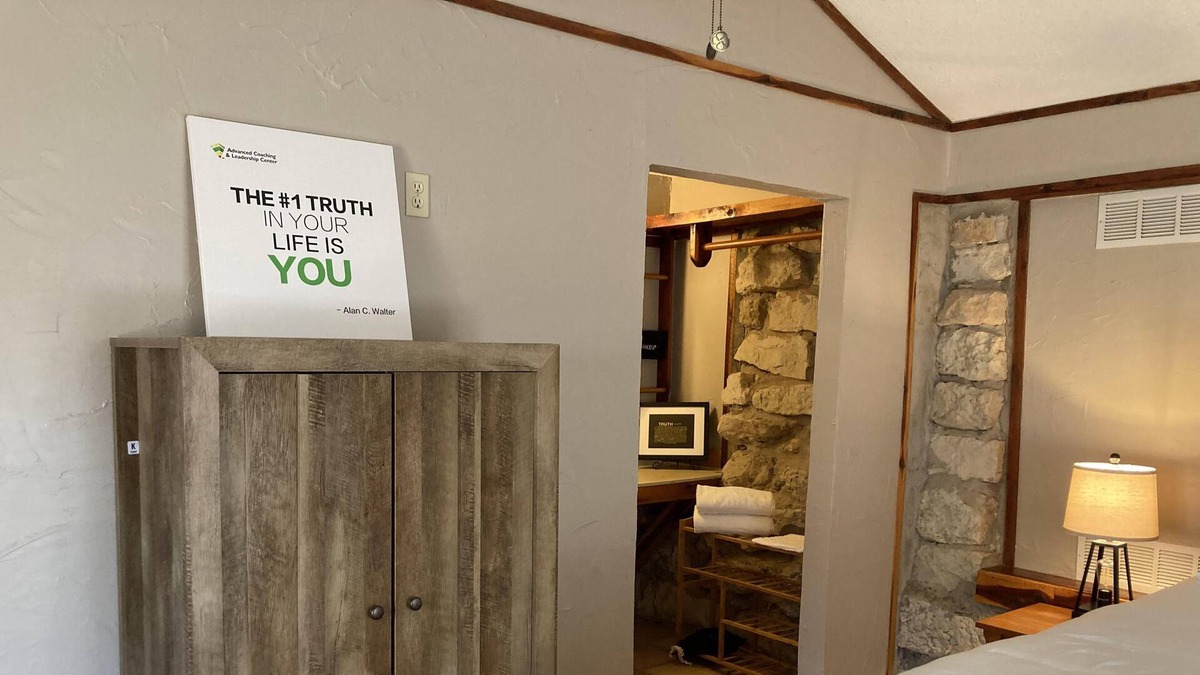 Myra Cabin | Weekend getaway in beautiful NTX hill country!