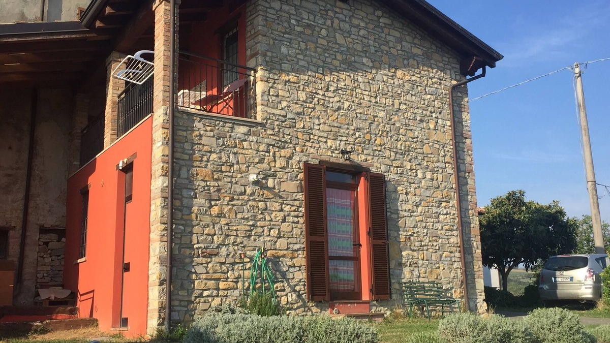 Gropparello House | Weekend on 2 wheels (bike, mtb and motorbike) near the Castle of Gropparello - PC