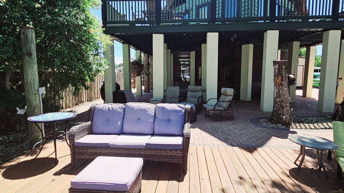Weeki Wachee Gardens Ski Chalet | Weeki River Lodge Star5Vacations