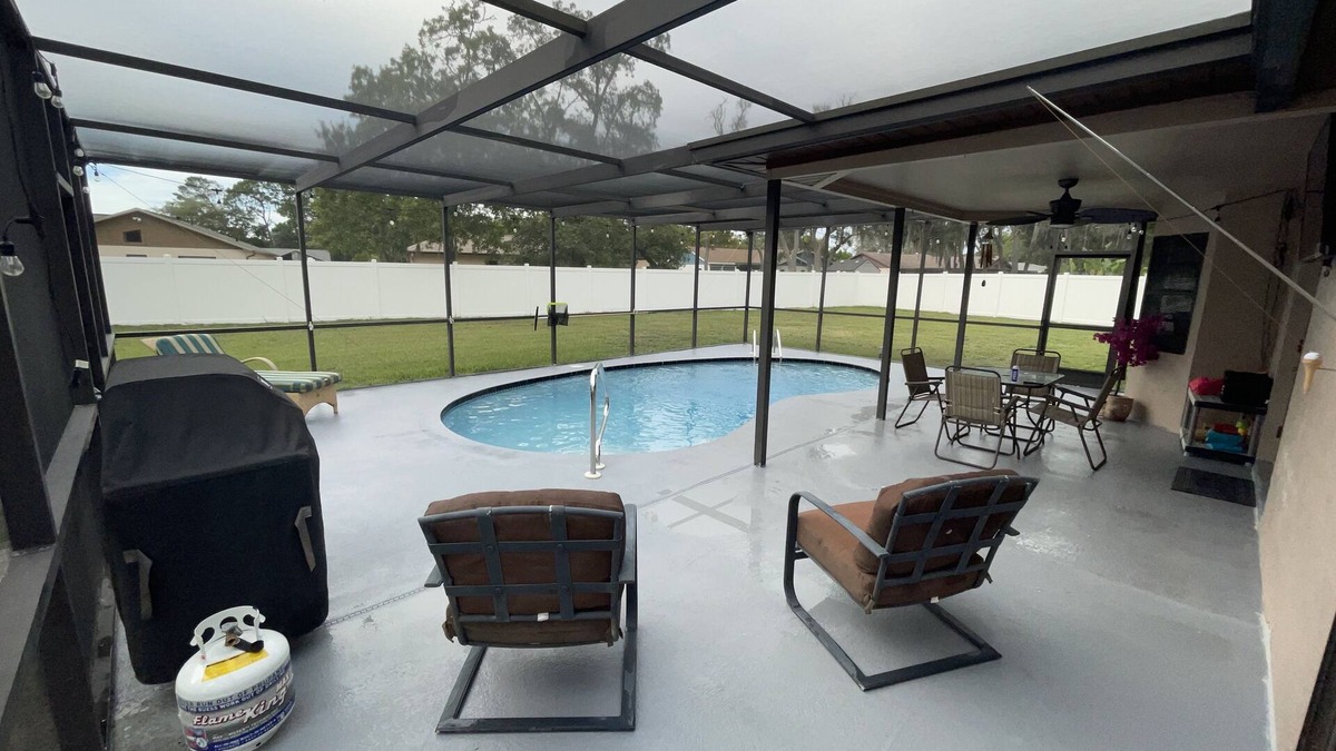 Berkeley Manor House | Weeki Wachee Springs Pool home Mermaid Getaway and Family Retreat.