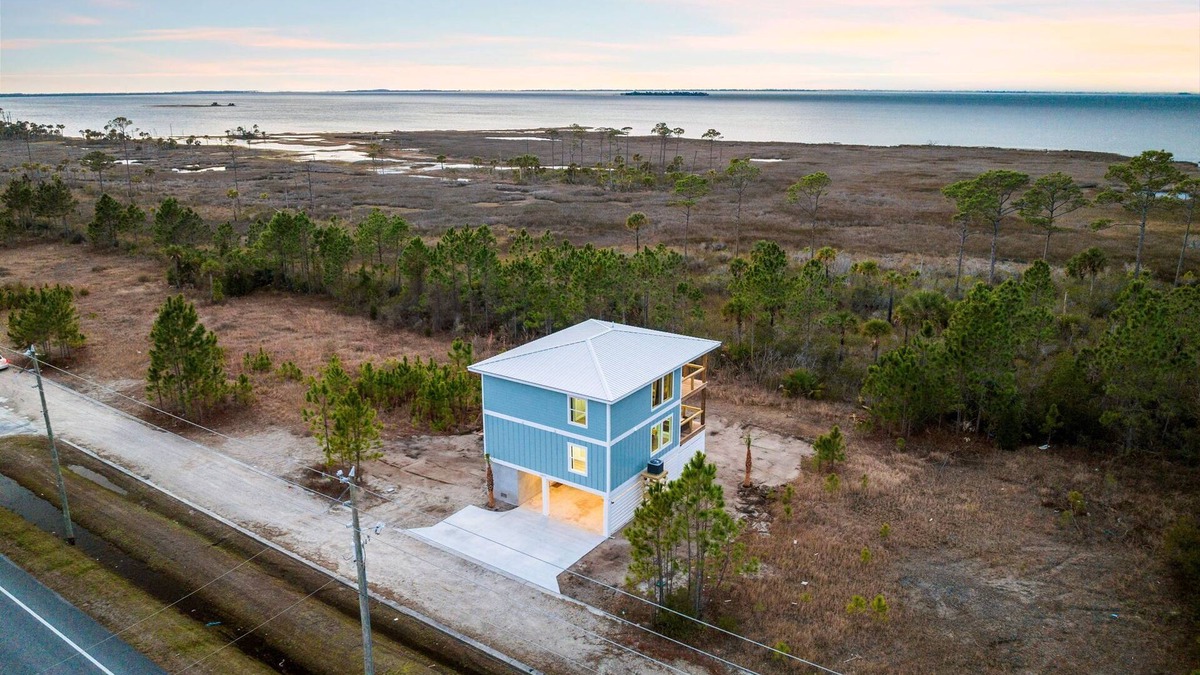 Port St. Joe House | ~Weekly Specials ~Bayfront retreat with stunning sunsets near Cape San Blas