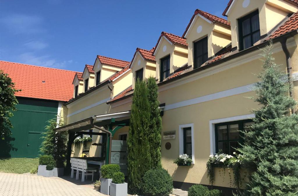 Goettlesbrunn-Arbesthal Bed & Breakfast | Weingut & Gästezimmer Edelmann