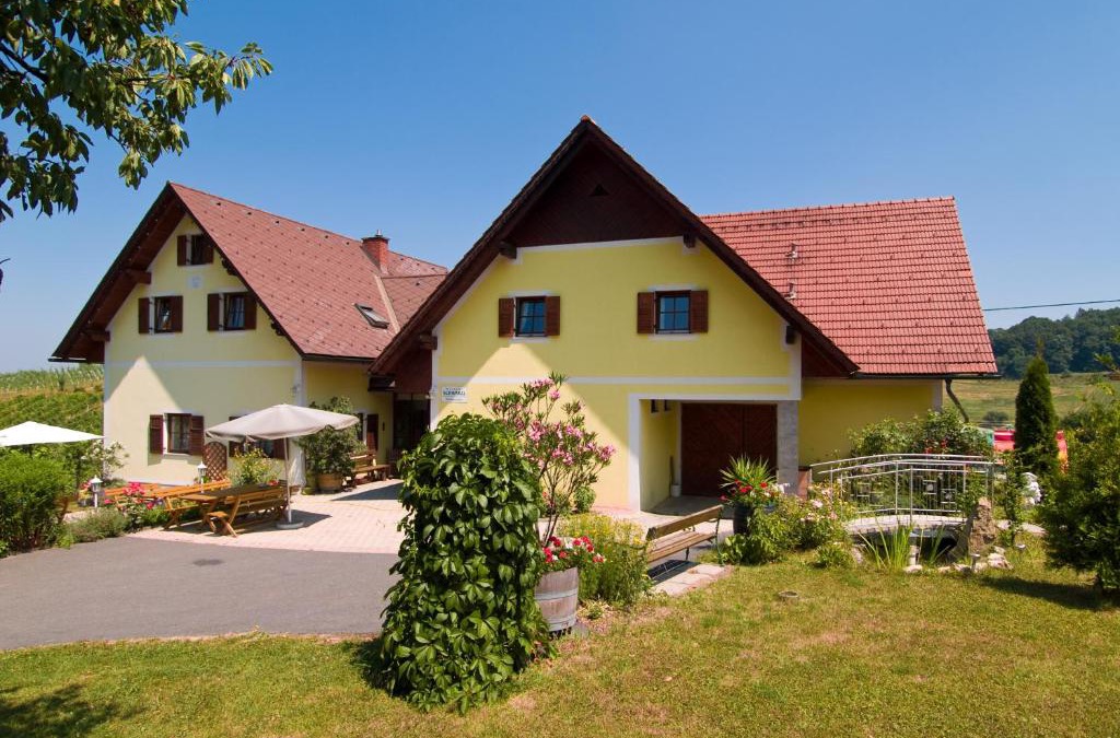 Ratsch Bed & Breakfast | Weingut Schwarzl
