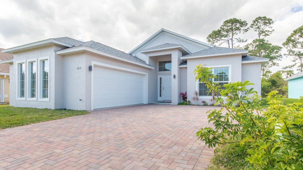 Florida Ridge House | Welcome at Coastal Soul perfect place for traveling Family