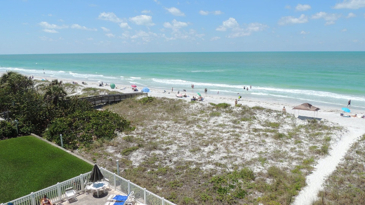 Independence Square Condo | Welcome Back! Popular Beachfront Condo w/Pool & Beach Gear Provided, Unit 406